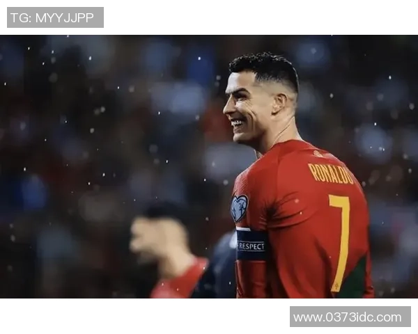 足球球员后背的故事与荣耀背后的辛勤付出与奋斗历程